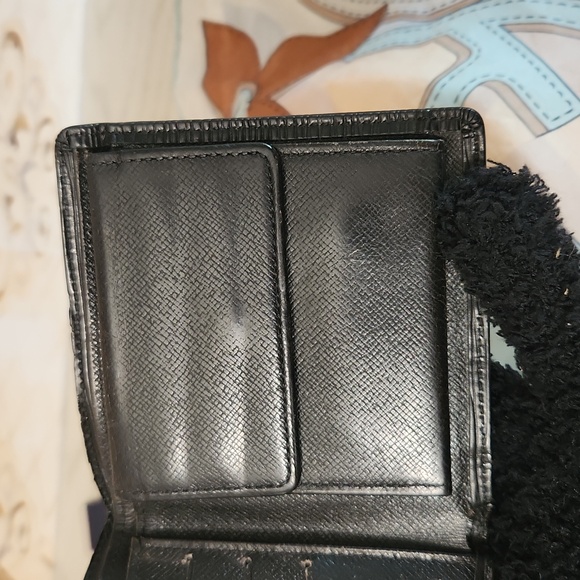 AUTHENTIC Louis Vuitton EPI MARCO Wallet - Picture 8 of 16